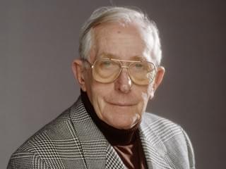 ルイス・ギルバート監督が97歳で死去 「アルフィー」「007 私を愛したスパイ」など