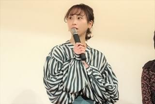 ピュアすぎる美少女・原菜乃華、舞台挨拶でド緊張！松井玲奈が“お母さん状態”
