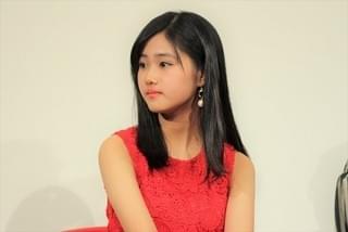 ピュアすぎる美少女・原菜乃華、舞台挨拶でド緊張！松井玲奈が“お母さん状態”