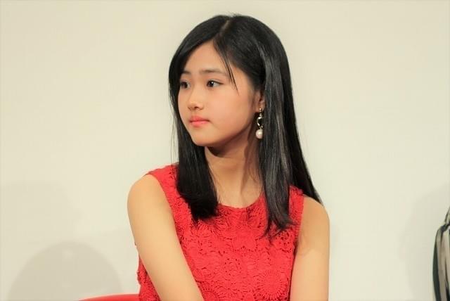 ピュアすぎる美少女・原菜乃華、舞台挨拶でド緊張！松井玲奈が“お母さん状態”