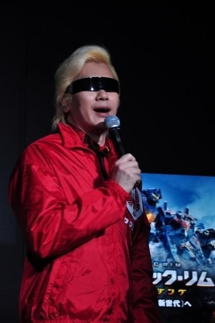 「パシリム」続編でイェーガー役！カズレーザー、アフレコ失敗も「ロボットらしい」と高評価