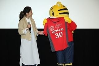 澤穂希「映画しまじろう」鑑賞で愛娘思いウルウル