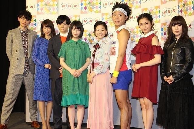 会見を盛り上げたサンシャイン池崎ら