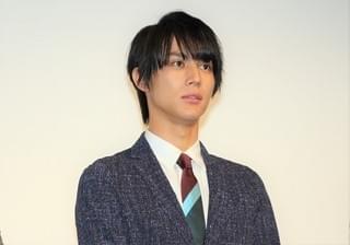 知念侑李＆中川大志“カップル”に小松菜奈ジェラシー「キスするかと思った」