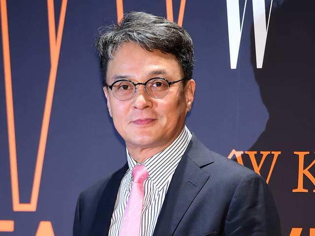 警察当局は自殺とみている