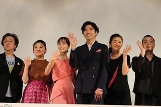 エロ雑誌の編集orストリーキング…柄本佑らが“究極の選択”に回答