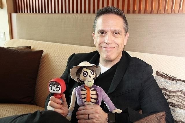 インタビューに応じたリー・アンクリッチ監督