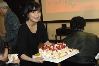 冨手麻妙、ゆうばり叛逆映画祭で24歳バースデイ！リクエスト通りのサプライズ？に感激