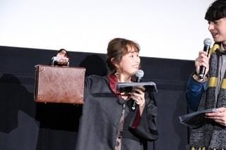 「ファンタビ」新作前売り券の先行販売会にファン800人が行列！