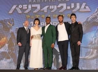 「パシリム」ボイエガ＆イーストウッドが来日！「東京を破壊してゴメン」