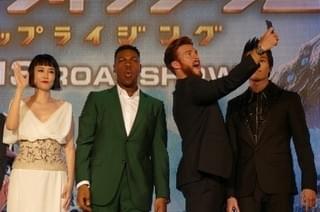 「パシリム」ボイエガ＆イーストウッドが来日！「東京を破壊してゴメン」