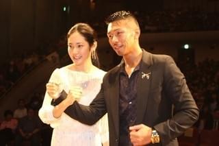 阿部純子、内山高志の“パワー1％”クロスカウンターに大興奮！