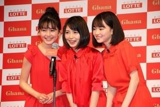 浜辺美波、渡辺直美に触発され「恥ずかしさ捨てた」“可愛すぎるポーズ”披露