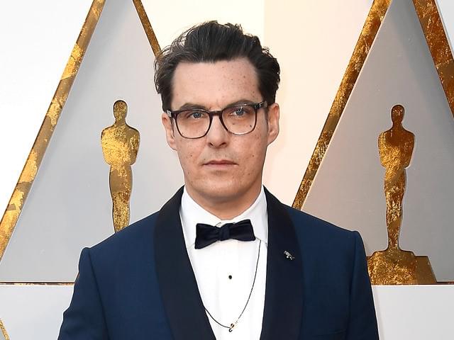 ジョー・ライト監督、A・J・フィンの心理スリラー小説を映画化