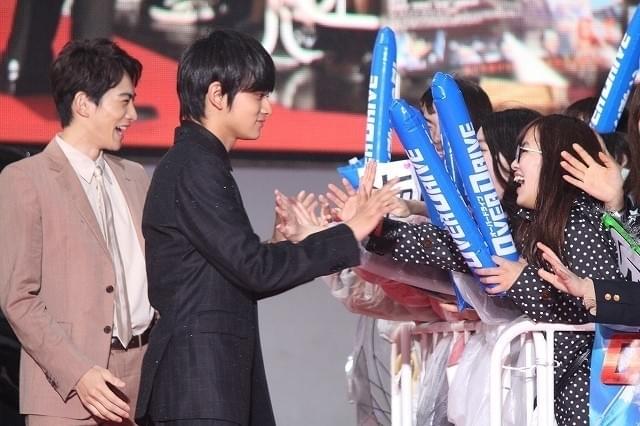 新田真剣佑×北村匠海の“イチャイチャ”に観客600人興奮！