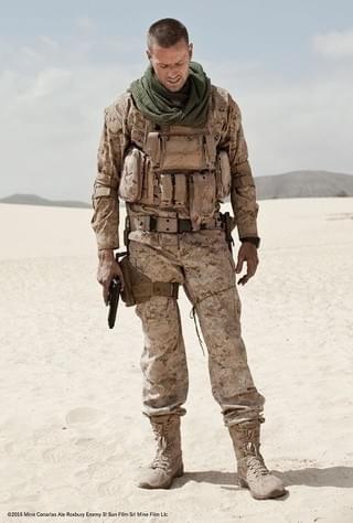 アーミー・ハマーが地雷原で究極のサバイバル「ALONE」予告編が公開