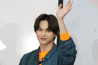 吉沢亮＆佐藤大樹、女子大生の肩抱き2ショット撮影 「ママレード・ボーイ」PRで大盛り上がり