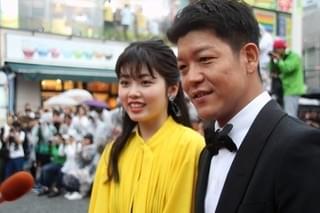沖縄国際映画祭、雷雨のレッドカーペット決行！黒木メイサが阿部寛が井浦新がファンに感謝
