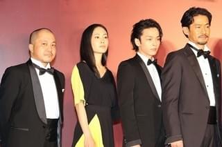 松坂桃李、役所広司の“魂”が込められた「孤狼の血」キーアイテムを継承！