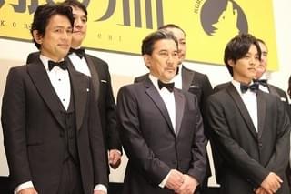 松坂桃李、役所広司の“魂”が込められた「孤狼の血」キーアイテムを継承！