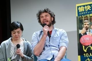 イタリア発ヒット作「いつだってやめられる」監督が来日！コメディ哲学を熱弁