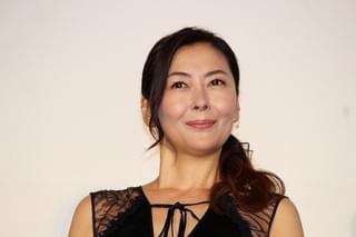 桜井日奈子、母からの手紙に感涙 吉沢亮はハンカチ手渡しで紳士的フォロー