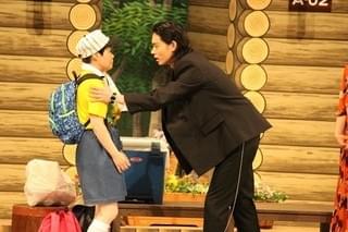 菅田将暉＆土屋太鳳に“笑いの神”が降臨！「となりの怪物くん」PRで吉本新喜劇初出演