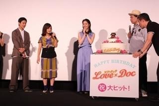 吉田羊、初主演の恋愛映画は「奇跡」 大久保佳代子のほっぺに“チュー”も