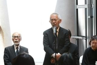 宮崎駿監督、高畑勲監督との別れに涙「ありがとう」「忘れない」関係者1200人が見送る