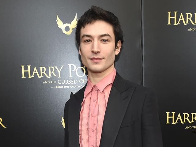 エズラ・ミラー、若き日のサルバドール・ダリに