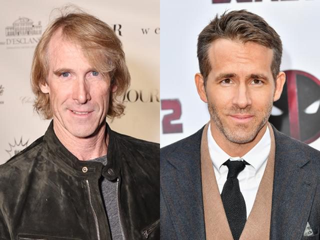 マイケル・ベイ監督とライアン・レイノルズ