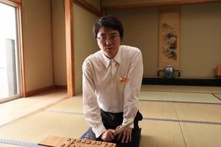 うっとうしい!?「泣き虫しょったんの奇跡」“プロ棋士”新井浩文のキャラ画像公開