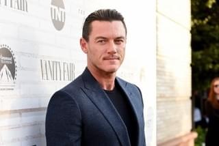 ルーク・エバンス、ジェニファー・アニストン＆アダム・サンドラーの新作コメディに出演