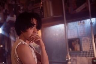 池松壮亮に尾崎豊が“憑依”!? 異色恋愛映画「君が君で君だ」劇中カット公開