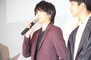 小関裕太は「顔が綺麗すぎた」 金子大地、ダブル壁ドン時を述懐