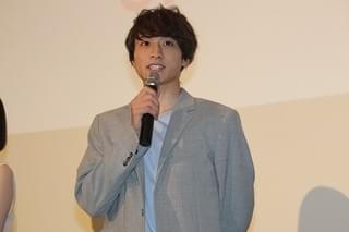 小関裕太は「顔が綺麗すぎた」 金子大地、ダブル壁ドン時を述懐