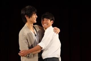 佐野玲於＆中川大志＆高杉真宙＆横浜流星のサプライズ訪問に学生500人熱狂！