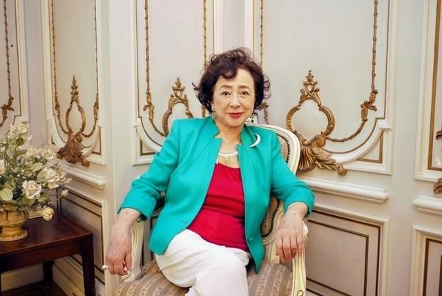 取材に応じた有馬稲子