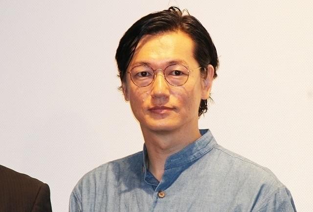 舞台挨拶に立った井浦新