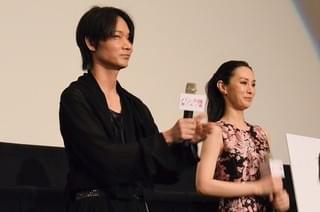 「パンク侍」綾野剛の体当たりアクションに北川景子「命削ってる」と絶賛