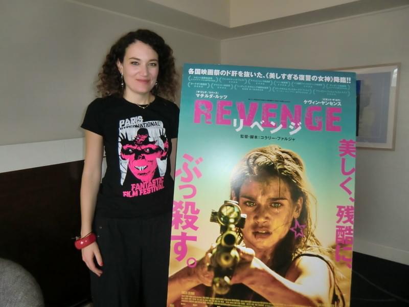 美女の復讐譚「REVENGE」監督、「屈辱を強いられた女性が自らの手で晴らす物語」
