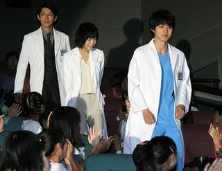 山崎賢人、「めっちゃ頭良さそう」な子どもの“大人な質問”にタジタジ