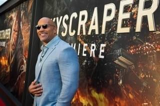 ロック様がどこに行くにも持っていく“4つのもの”って？ 「スカイスクレイパー」NYプレミアで明かす