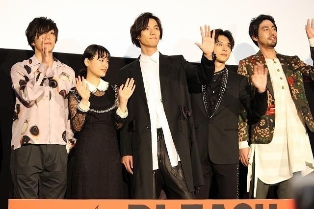 “フルスマイル”福士蒼汰＆“人見知り”吉沢亮は「可愛い！」 小柳友が振り返る