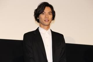 “フルスマイル”福士蒼汰＆“人見知り”吉沢亮は「可愛い！」 小柳友が振り返る