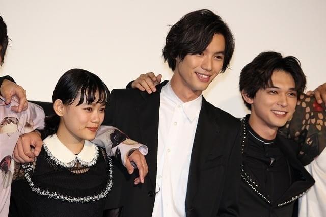 “フルスマイル”福士蒼汰＆“人見知り”吉沢亮は「可愛い！」 小柳友が振り返る