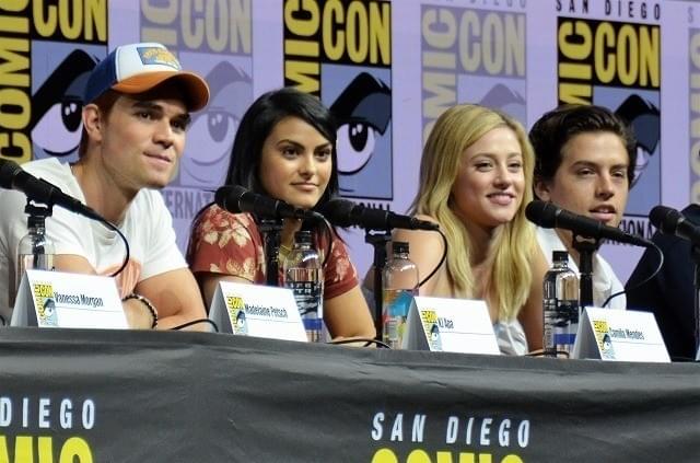 人気ドラマ「リバーデイル」のキャストたち