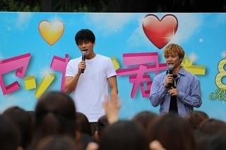 竹内涼真、佐藤大樹らのフラッシュモブに感激「25年生きてきたなかで一番嬉しい！」