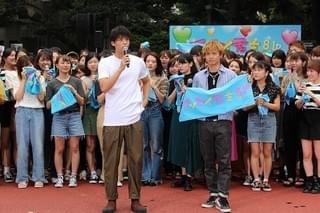 竹内涼真、佐藤大樹らのフラッシュモブに感激「25年生きてきたなかで一番嬉しい！」