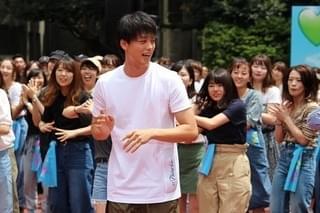 竹内涼真、佐藤大樹らのフラッシュモブに感激「25年生きてきたなかで一番嬉しい！」
